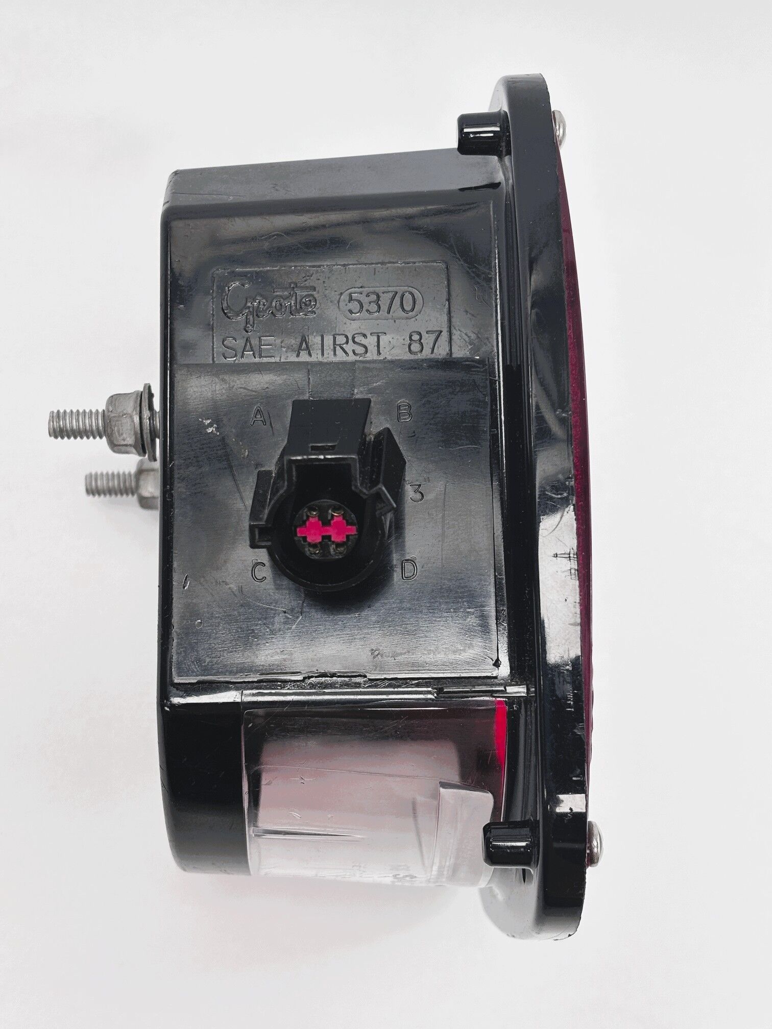 53792 Stop/Turn/Tail Square Red Light w/ LH Plug Grote® - Image 2
