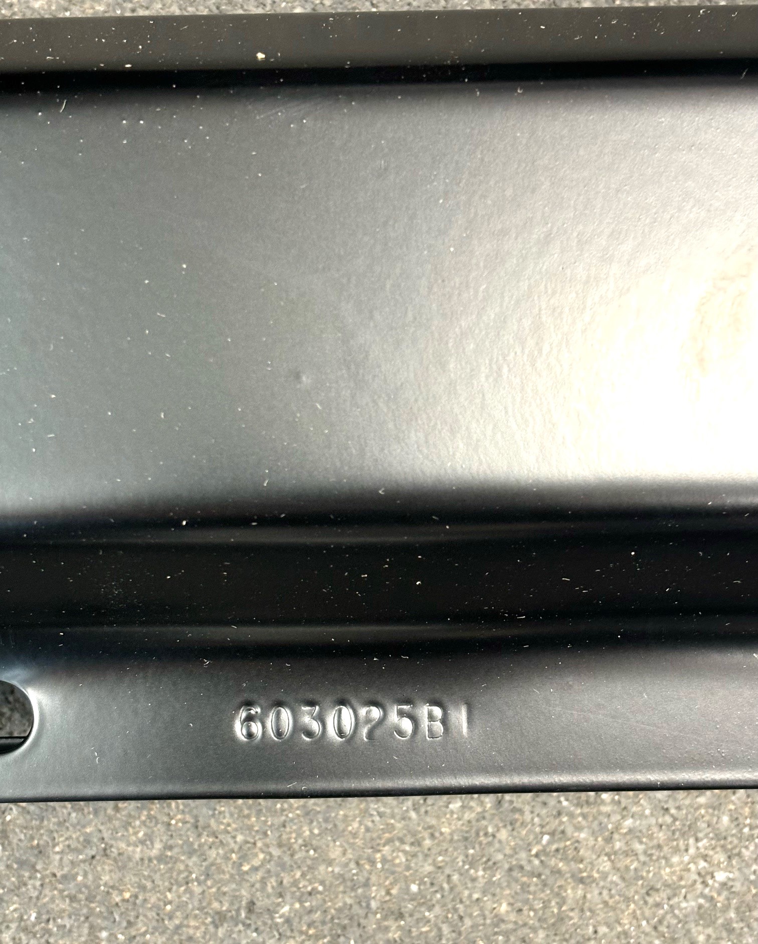 Angled Spring Loaded Type Mud Flap Hangers BettsHD B673025NTBK - Image 3