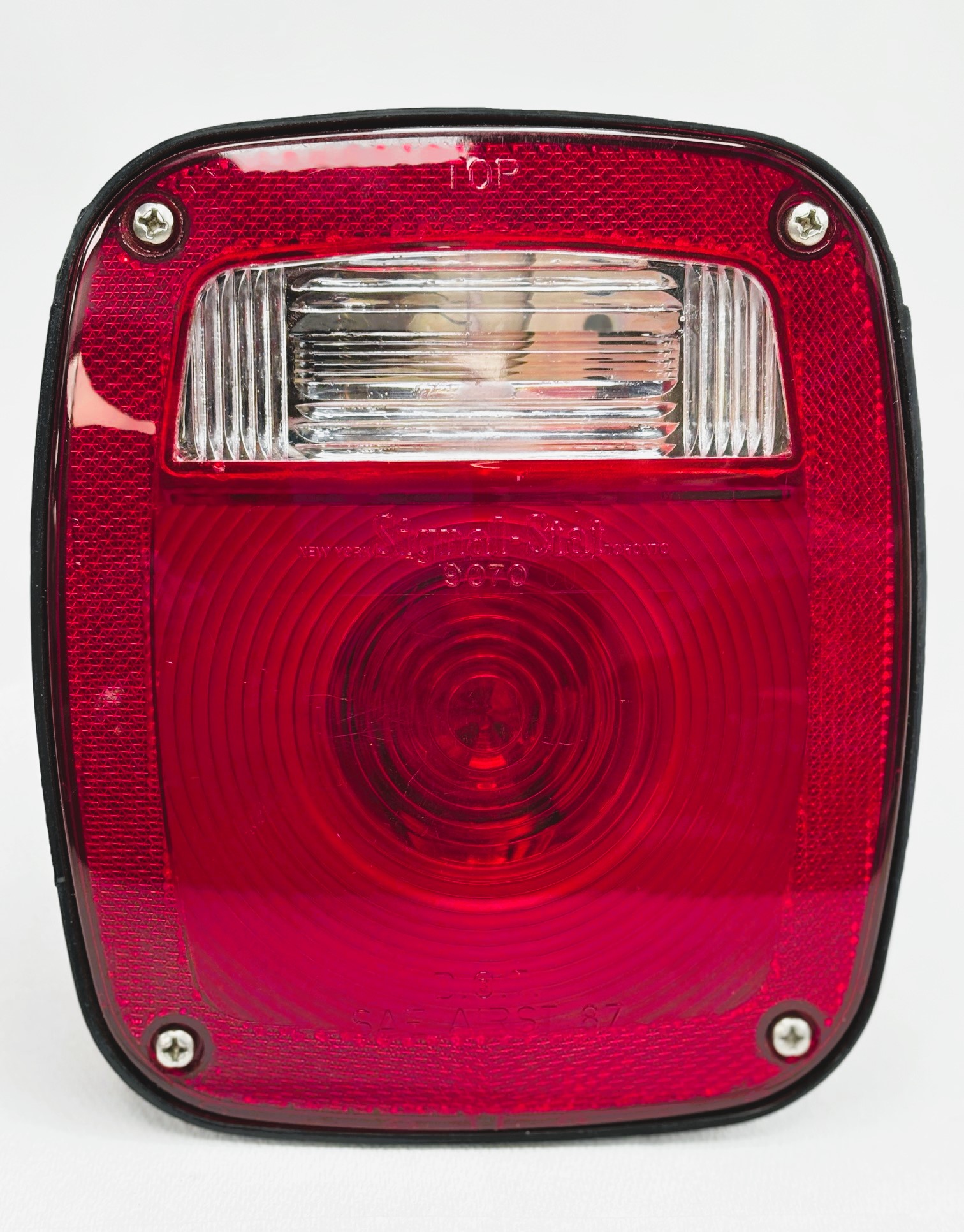 6.75″ x 5.75″ Stop / Turn / Tail Red Light 4013