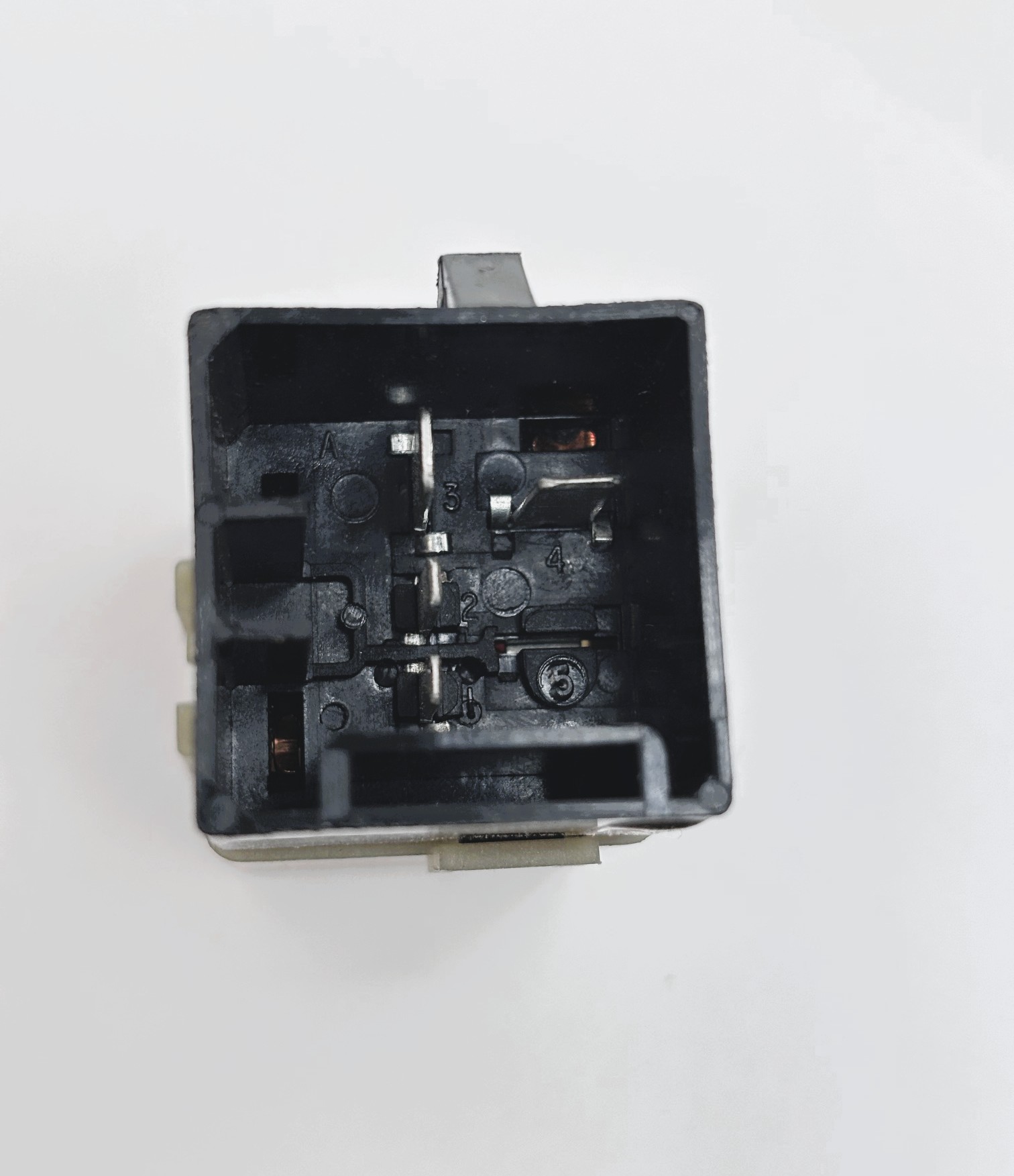 RY-111 Engine Control Module Relay Standard® - Image 3