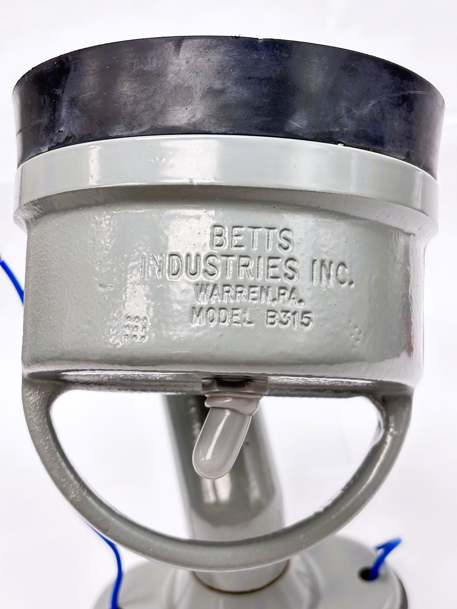 3G01-012-01S Trap Work Lamp With Switch Betts® - Image 4